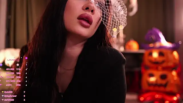 MaryHols online show from October 31, 4:14 pm