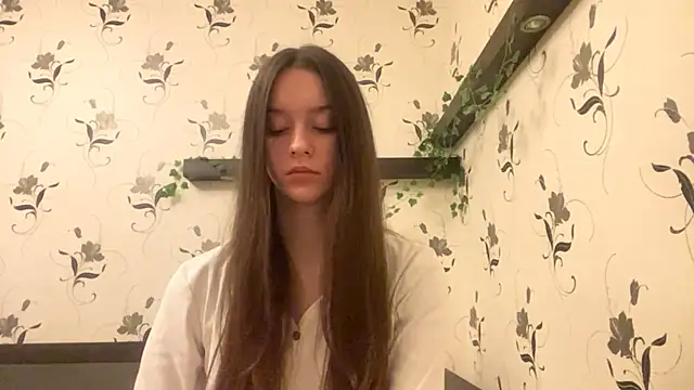 Snapshot of AshleyEady chatting on October 2, 9:18 pm AshleyEady online show from October 2, 9:18 pm