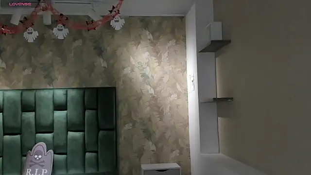 Snapshot of Saya_Amaretto1 chatting on October 24, 6:51 pm Saya Amaretto1 online show from October 24, 6:51 pm