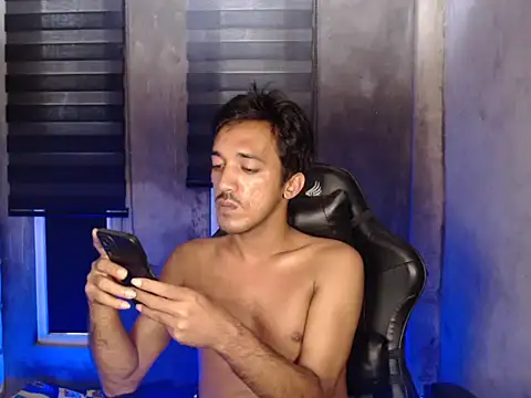 Snapshot of RowyCam chatting on November 12, 2:15 am RowyCam online show from November 12, 2:15 am