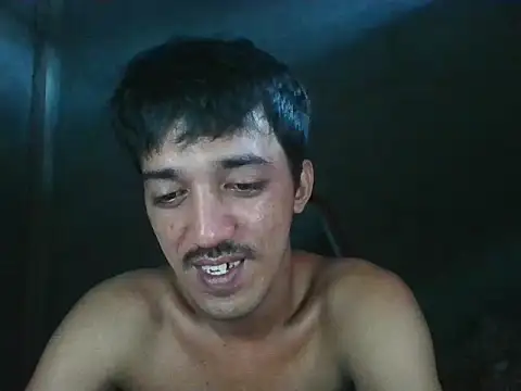 Snapshot of RowyCam chatting on October 31, 12:07 am RowyCam online show from October 31, 12:07 am