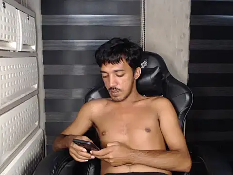 Snapshot of RowyCam chatting on November 8, 1:09 am RowyCam online show from November 8, 1:09 am