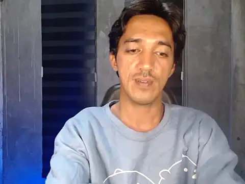 Snapshot of RowyCam chatting on December 17, 2:33 pm RowyCam online show from December 17, 2:33 pm