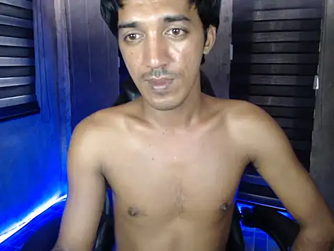 Snapshot of RowyCam chatting on December 18, 3:11 am RowyCam online show from December 18, 3:11 am