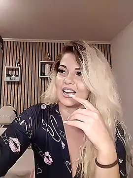 Snapshot of Mayaaaaaa_ chatting on November 21, 9:25 pm Mayaaaaaa online show from November 21, 9:25 pm