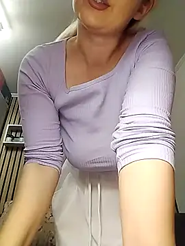 Snapshot of Mayaaaaaa_ chatting on November 27, 7:31 am Mayaaaaaa online show from November 27, 7:31 am