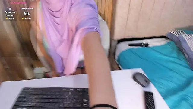 Snapshot of _ghaliaa chatting on July 1, 2:17 pm ghaliaa online show from July 1, 2:17 pm