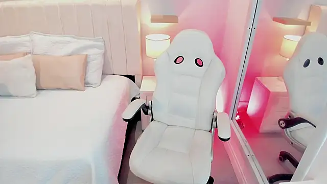 manyaa  online show from December 5, 7:23 pm