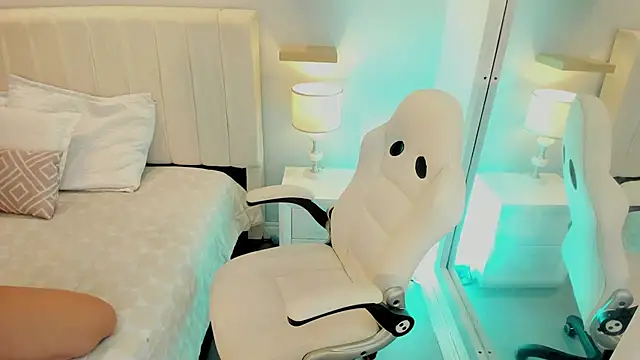 manyaa  online show from December 2, 7:48 pm