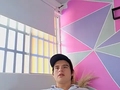 invincible200 online show from November 20, 2:40 pm