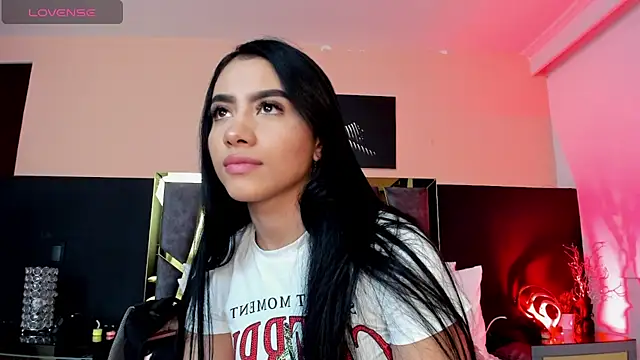 Snapshot of ScarletTorres chatting on November 5, 6:33 pm ScarletTorres online show from November 5, 6:33 pm