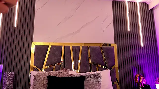 ScarletTorres online show from April 16, 6:30 pm