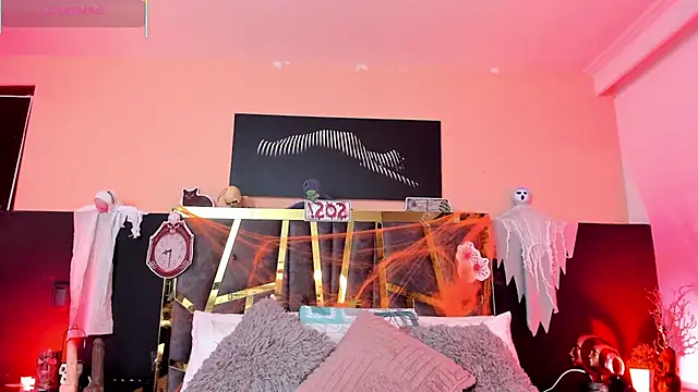 Snapshot of ScarletTorres chatting on November 1, 2:00 pm ScarletTorres online show from November 1, 2:00 pm