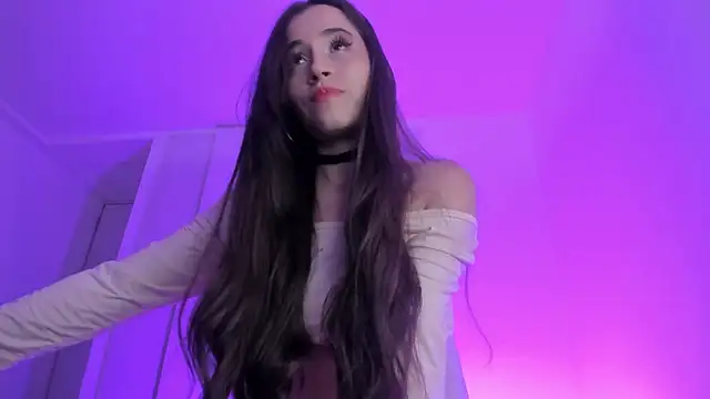 Chloemin online show from February 24, 4:30 pm