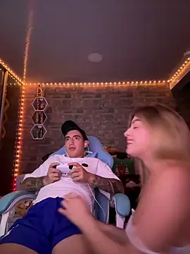 Melissa coll online show from November 18, 6:28 am