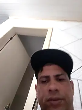 Snapshot of paulinhogostosinho chatting on February 1, 1:04 am paulinhogostosinho online show from February 1, 1:04 am