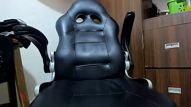 miss bigcockts online show from March 12, 10:08 am