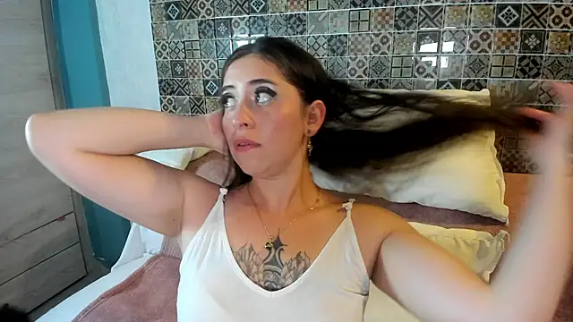 Keyla ruiz  online show from May 5, 6:55 pm