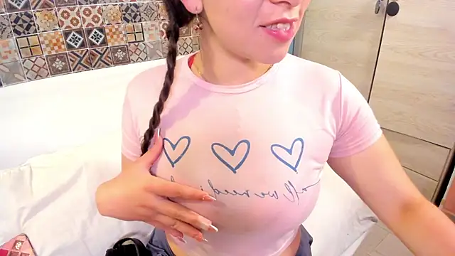 Keyla ruiz  online show from April 12, 11:57 am