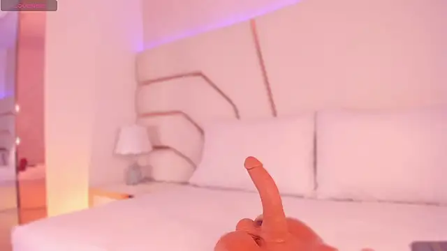 Saday  online show from April 8, 8:32 pm