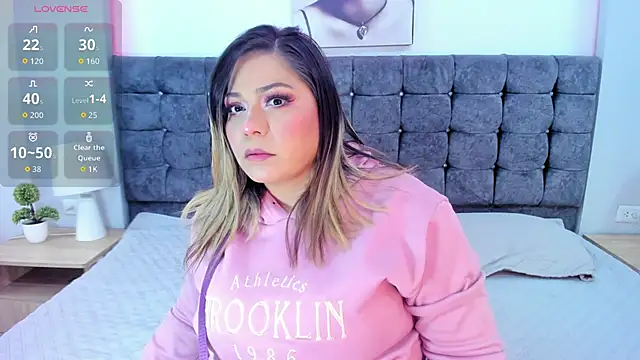 Snapshot of isabella_horney_ chatting on November 14, 8:34 pm isabella horney online show from November 14, 8:34 pm