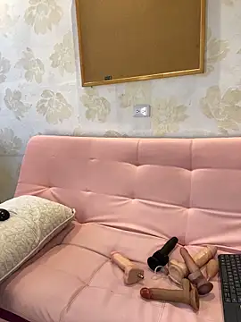 isabella horney  online show from February 8, 12:03 pm