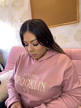 isabella horney  online show from February 9, 12:25 pm