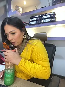 isabella horney  online show from February 26, 12:49 pm