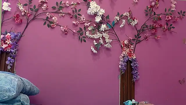 skinnybarbie022 online show from October 21, 1:27 am