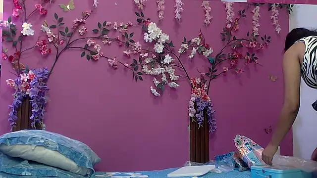 skinnybarbie022 online show from January 8, 11:44 pm