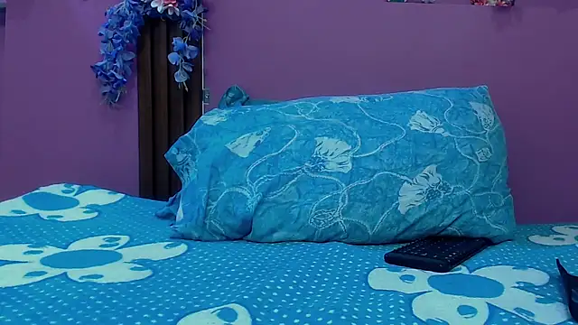 skinnybarbie022 online show from November 15, 1:09 am