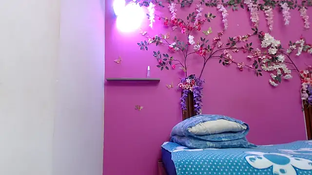 skinnybarbie022 online show from June 4, 12:26 am