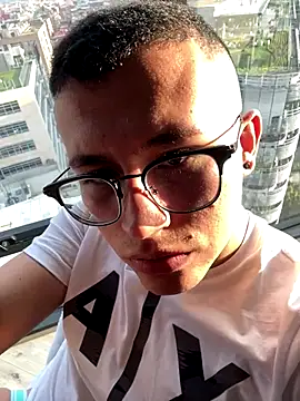 Kurtxxx22 online show from December 22, 11:43 am