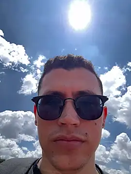 Kurtxxx22 online show from March 15, 3:52 pm