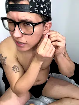 Kurtxxx22 online show from November 11, 9:09 pm