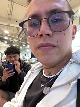 Kurtxxx22 online show from April 8, 6:53 pm