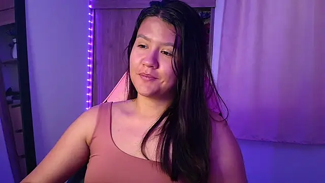 Oliviawatson1 online show from March 11, 12:32 pm