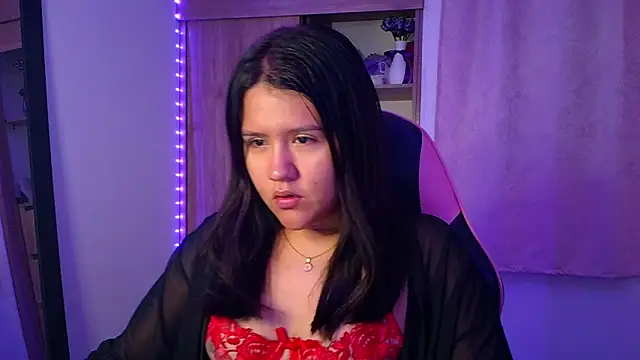 Oliviawatson1 online show from January 18, 10:51 am