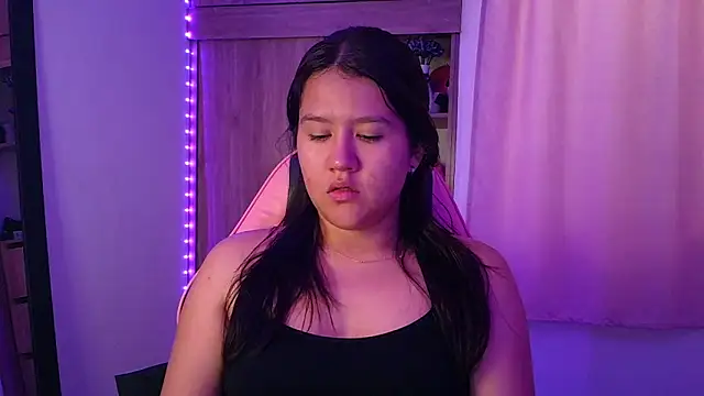 Oliviawatson1 online show from May 27, 12:23 pm