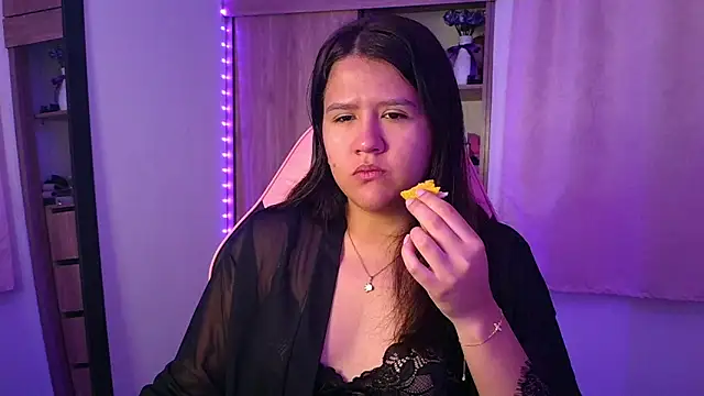 Oliviawatson1 online show from April 26, 12:57 pm
