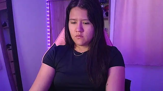 Oliviawatson1 online show from May 30, 12:22 pm