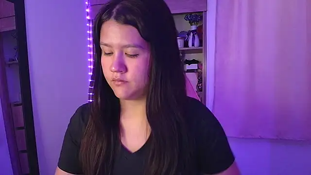 Snapshot of Oliviawatson1 chatting on July 1, 11:54 am Oliviawatson1 online show from July 1, 11:54 am