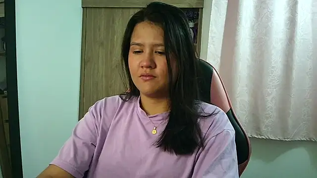 Oliviawatson1 online show from January 13, 12:31 pm