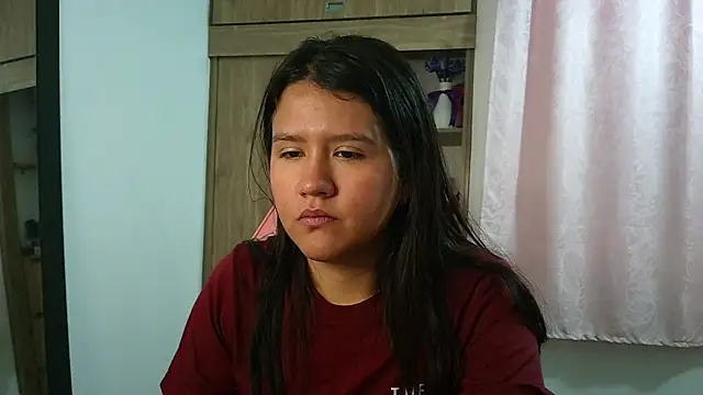 Oliviawatson1 online show from April 1, 1:41 pm