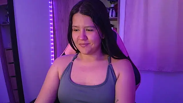 Snapshot of Oliviawatson1 chatting on June 29, 12:16 pm Oliviawatson1 online show from June 29, 12:16 pm