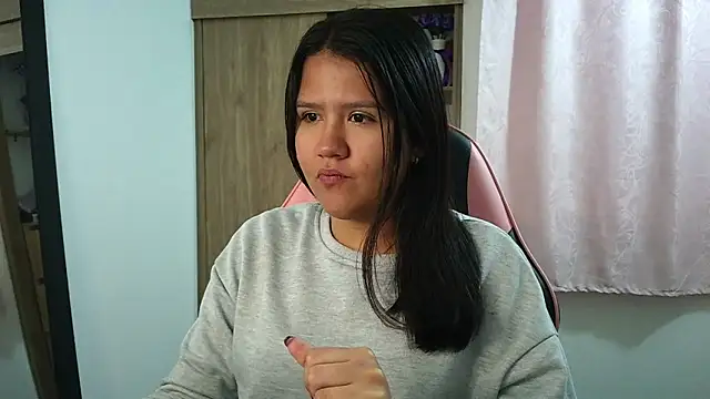 Oliviawatson1 online show from January 15, 12:19 pm