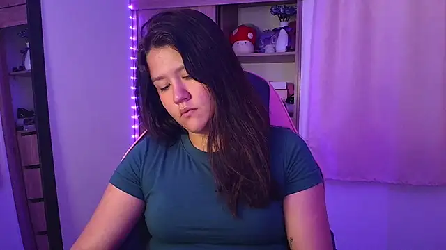 Oliviawatson1 online show from April 24, 12:29 pm