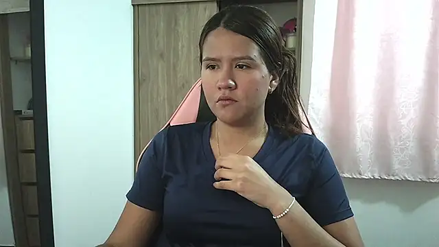 Oliviawatson1 online show from October 21, 1:21 pm