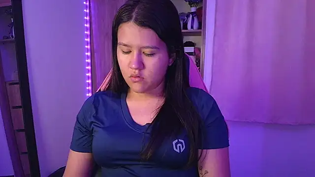 Snapshot of Oliviawatson1 chatting on June 30, 12:27 pm Oliviawatson1 online show from June 30, 12:27 pm