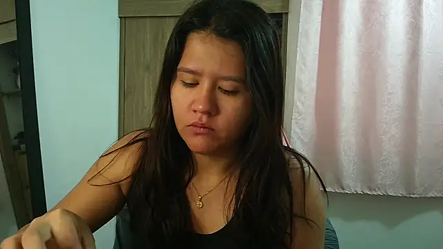 Oliviawatson1 online show from March 20, 12:17 pm